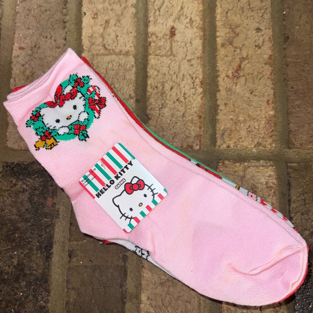 Hello Kitty Socks 🎄